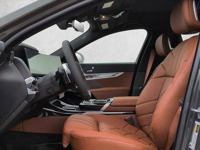 New 2026 BMW 740i xDrive w/ Luxury Rear Seating Package image 4