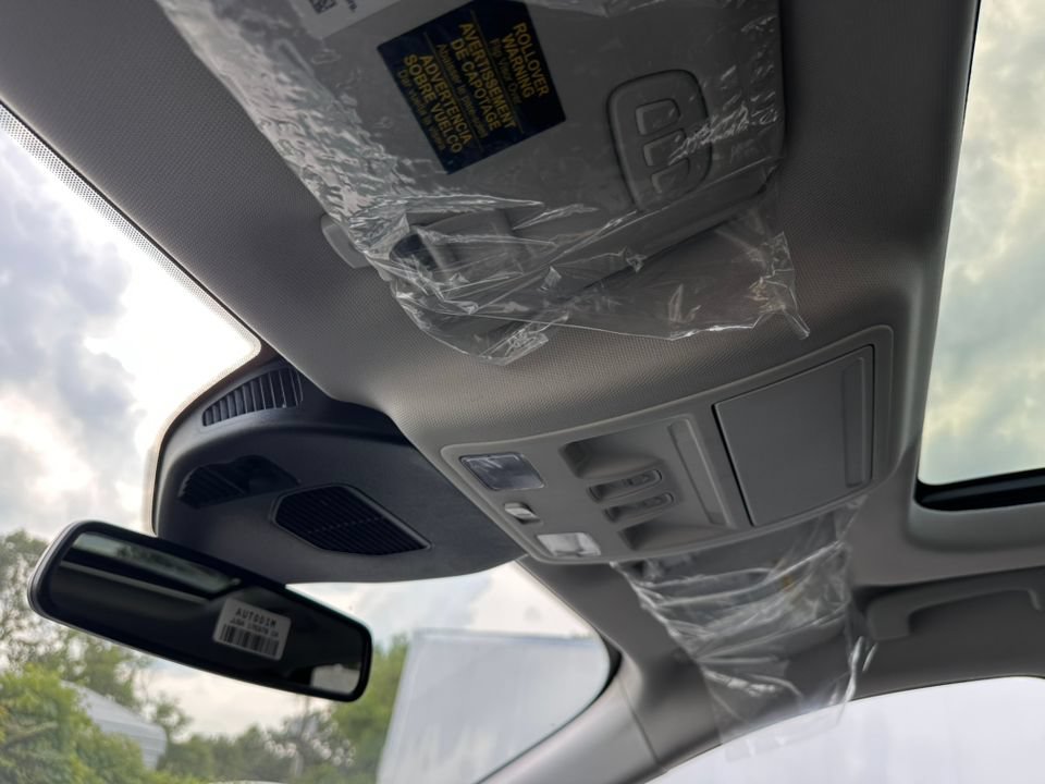 New 2025 Ford Escape SE w/ PHEV Premium Package FWD image 31