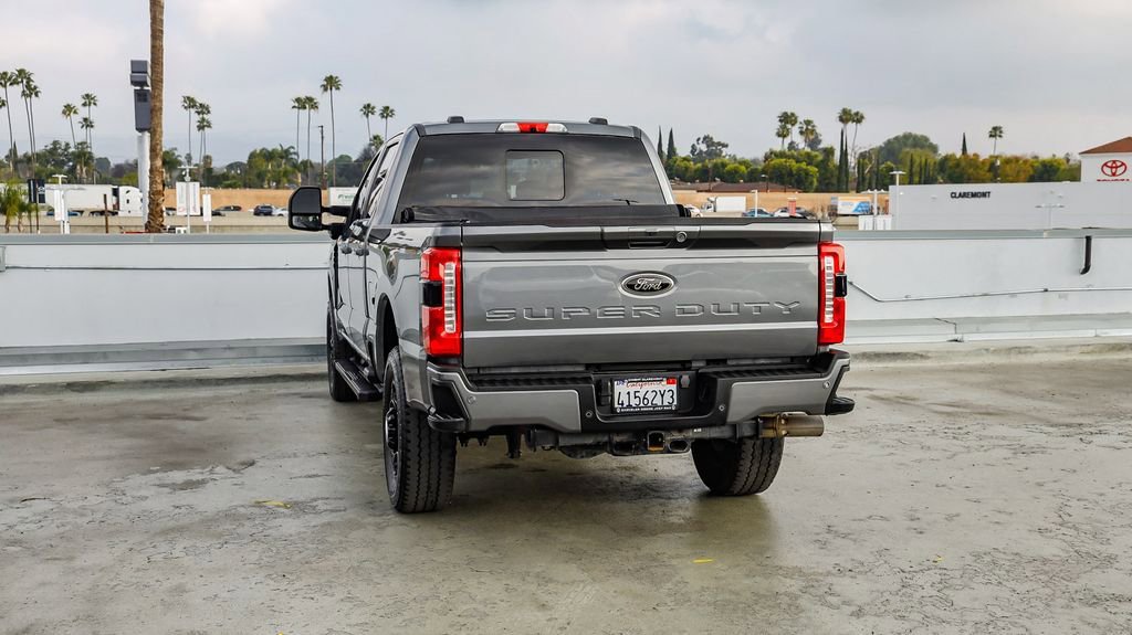 Used 2023 Ford F350 XLT w/ Black Appearance Package image 7