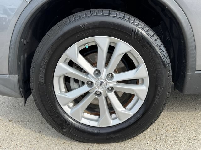 Used 2016 Nissan Rogue SV AWD/4WD image 10