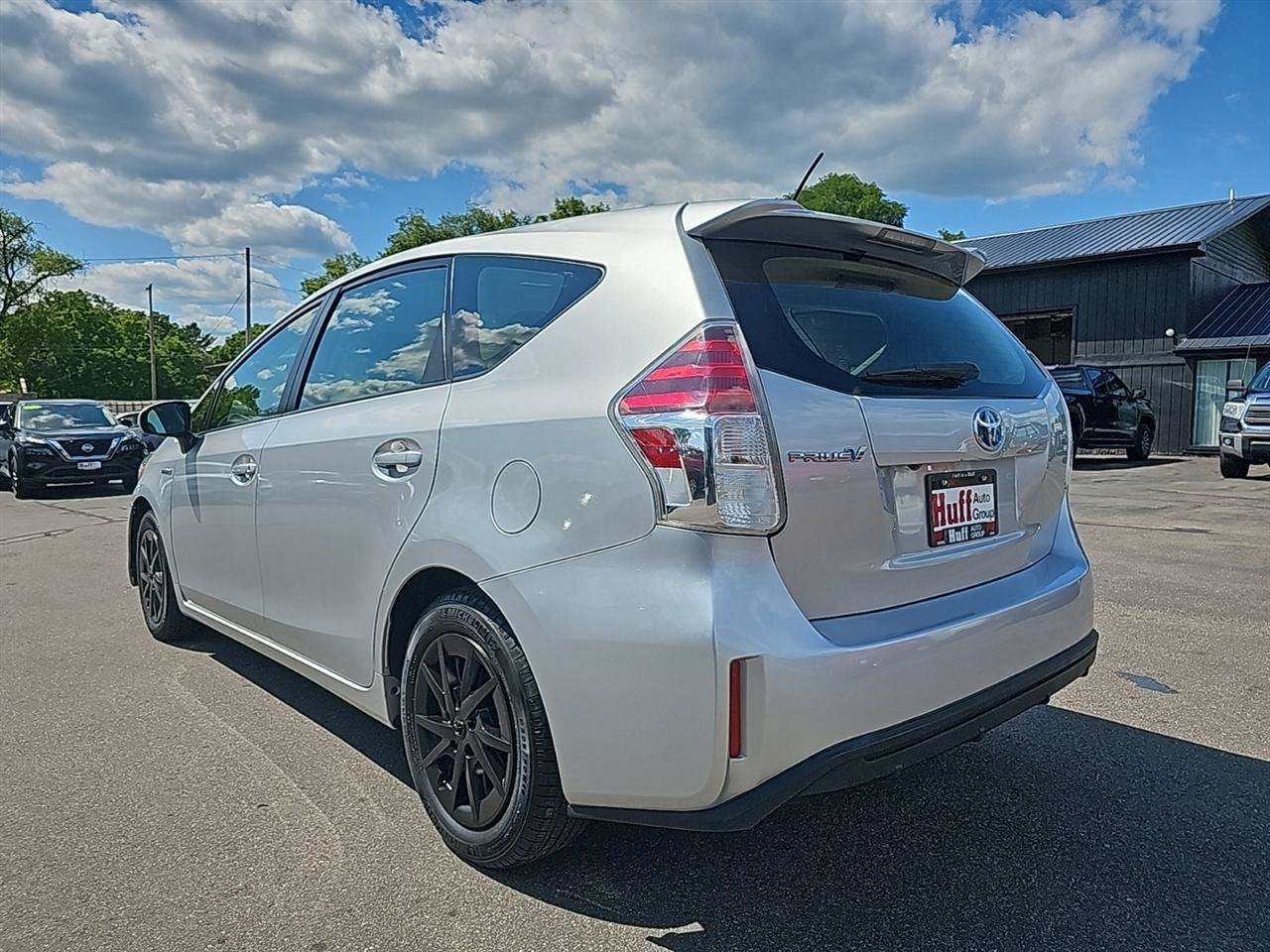 Used 2016 Toyota Prius V Three FWD image 5