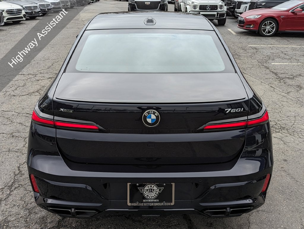 Used 2023 BMW 760i xDrive AWD/4WD image 10