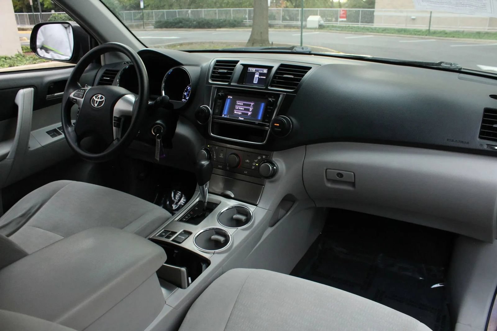Used 2013 Toyota Highlander 4WD Hybrid image 26