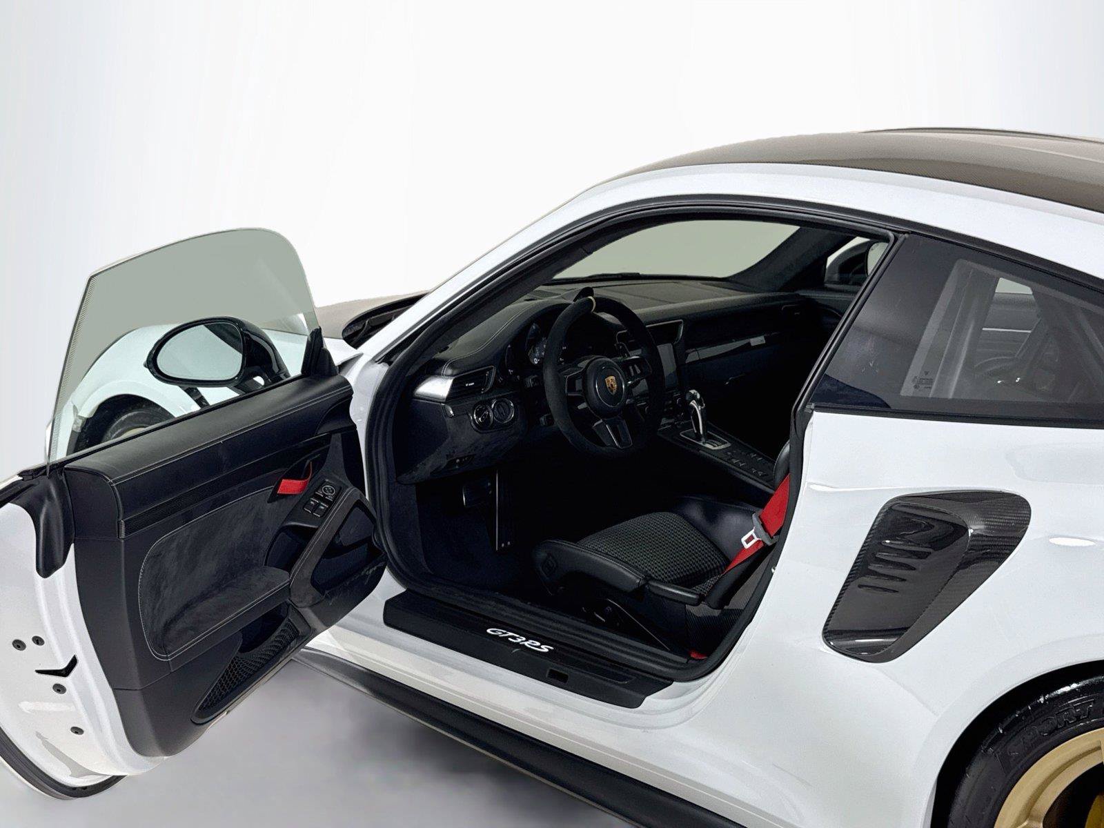 Used 2019 Porsche 911 GT3 RS w/ Weissach Package RWD image 11