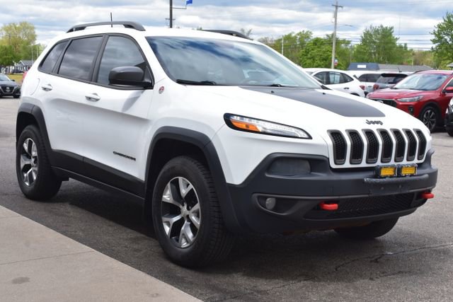 Used 2018 Jeep Cherokee Trailhawk w/ Cold Weather Group AWD/4WD image 10