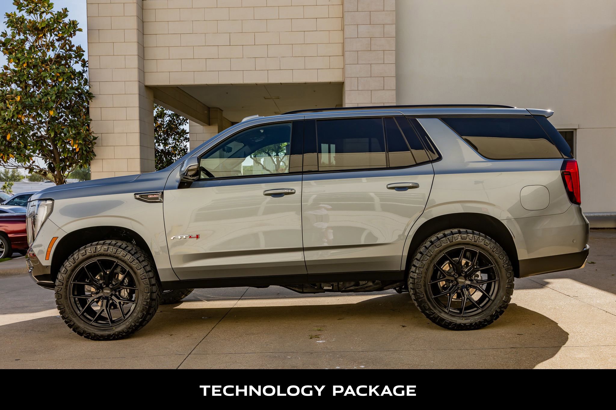 Used 2025 GMC Yukon AT4 w/ Premium Trailering Package image 6