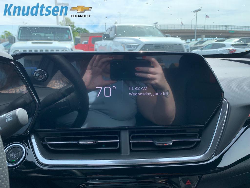 New 2026 Chevrolet Trax RS w/ Driver Confidence Package FWD image 23