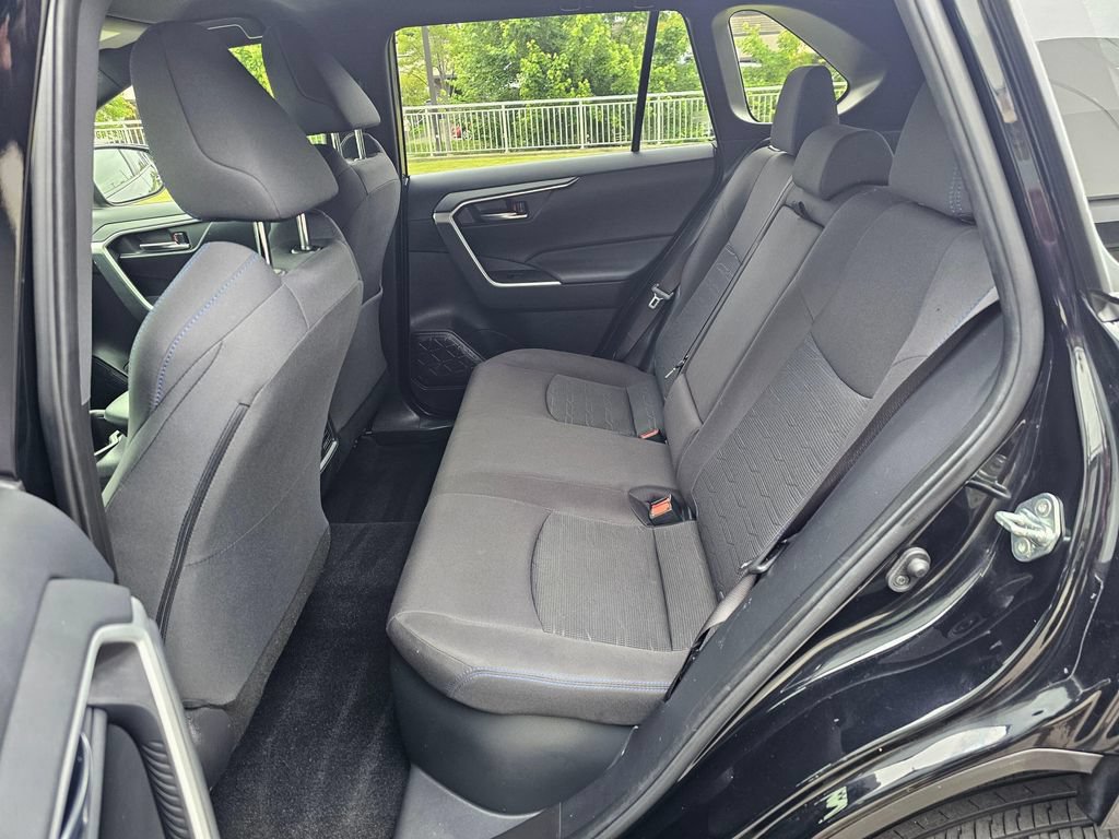 Used 2022 Toyota RAV4 SE w/ SE Grade Weather Package AWD/4WD image 16