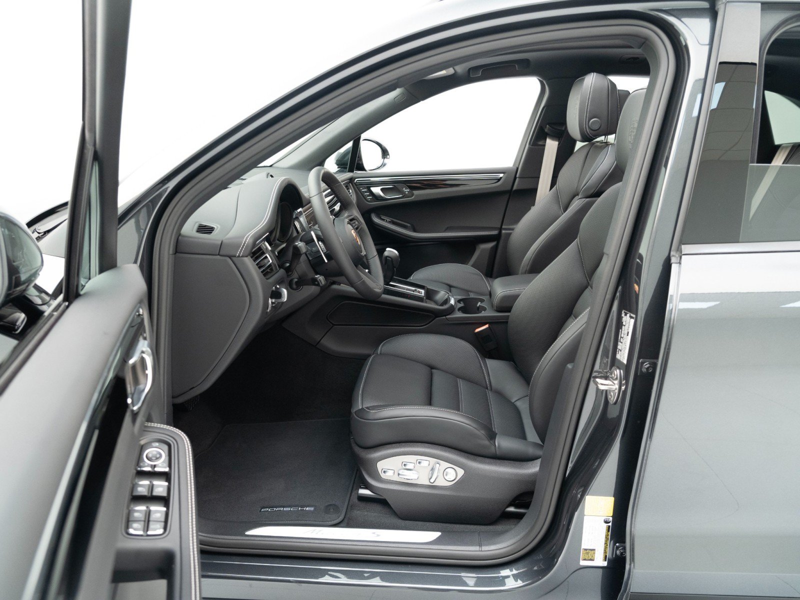 New 2026 Porsche Macan S AWD/4WD image 18