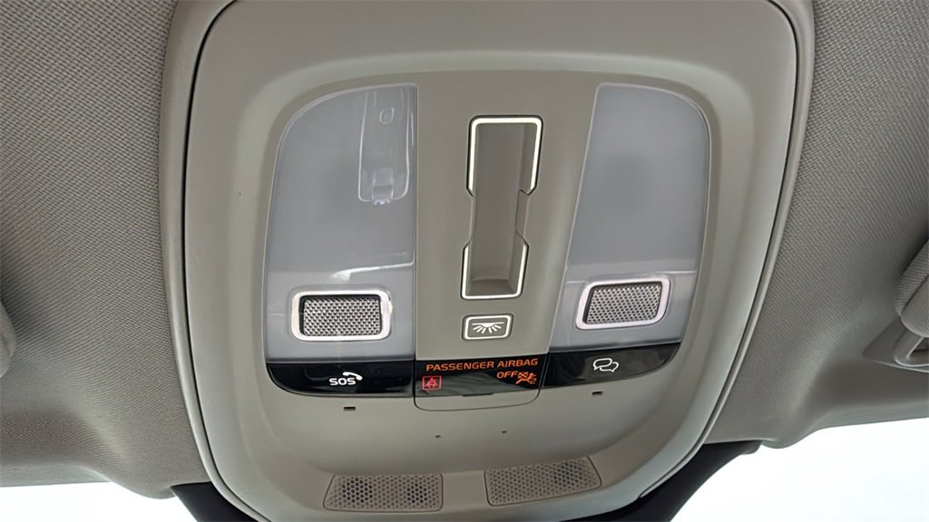 Certified 2025 Volvo XC90 B5 Plus image 21