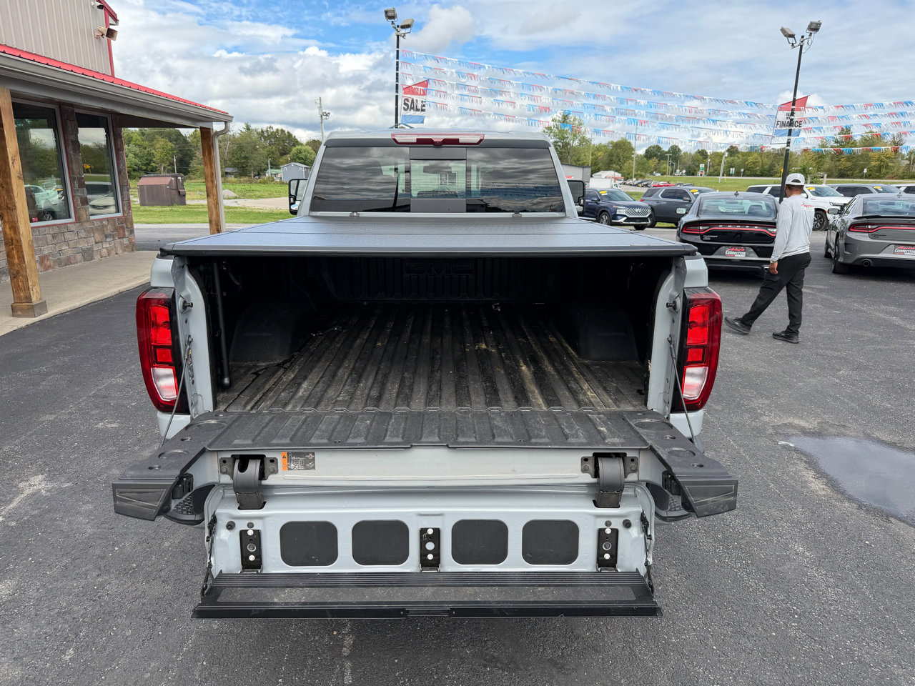Used 2024 GMC Sierra 2500 SLE w/ SLE Value Package; image 8