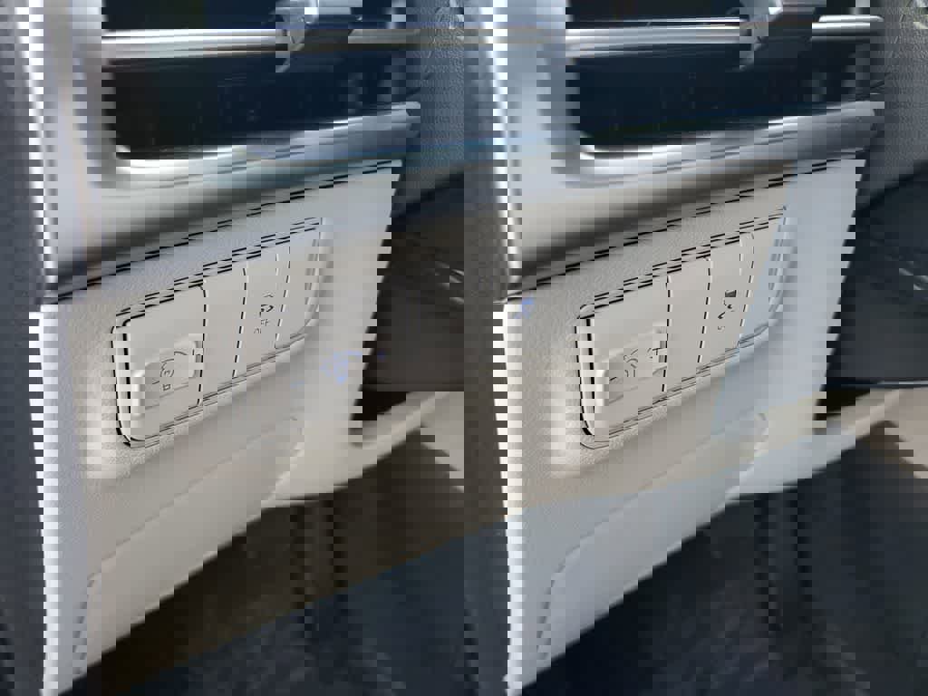 Used 2025 Hyundai Tucson SE image 20