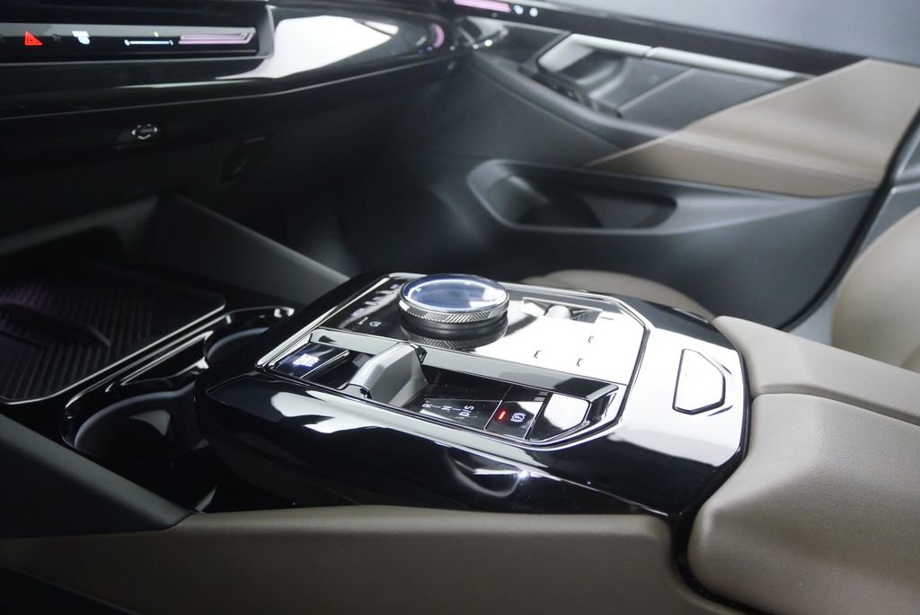 Certified 2026 BMW 530i RWD image 23