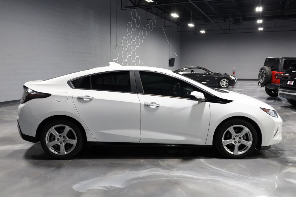 Used 2018 Chevrolet Volt LT w/ Comfort Package FWD image 8
