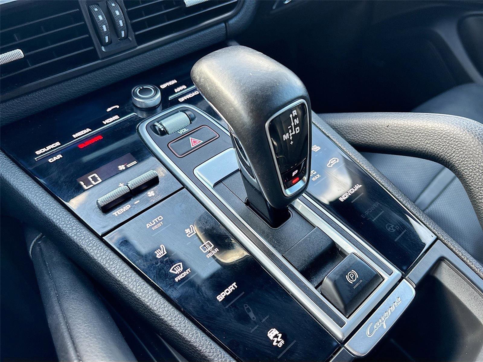 Used 2019 Porsche Cayenne AWD/4WD image 17