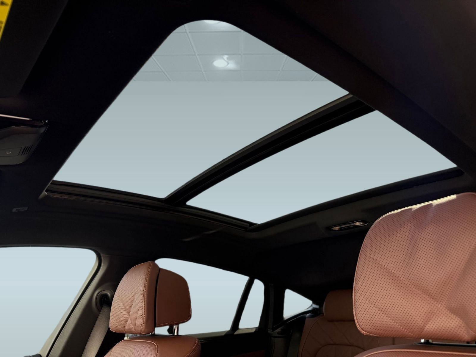 New 2026 BMW X6 xDrive40i w/ Climate Comfort Package image 14