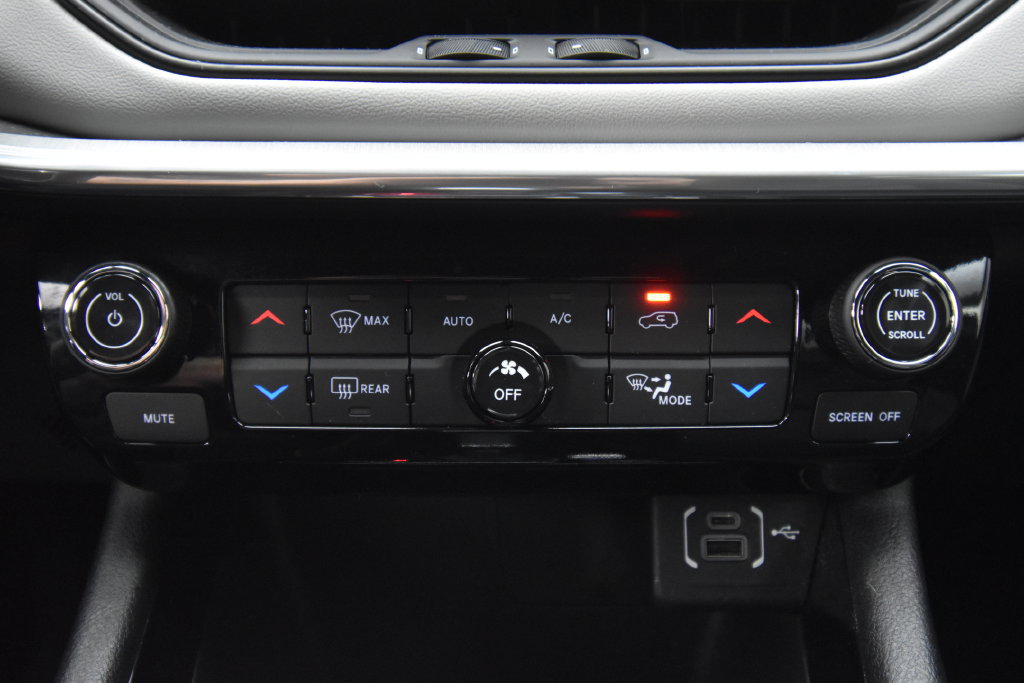 Used 2024 Jeep Compass Limited AWD/4WD image 27
