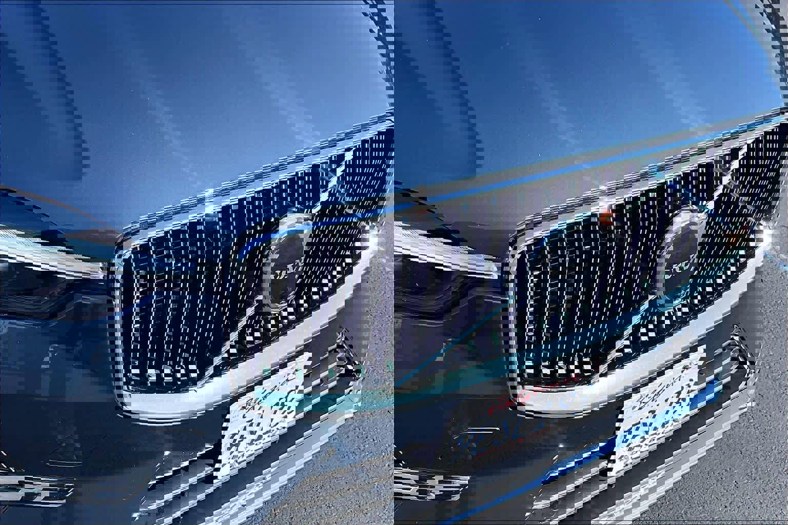 Used 2023 Volvo XC60 T8 Plus w/ Protection Package Premier image 33