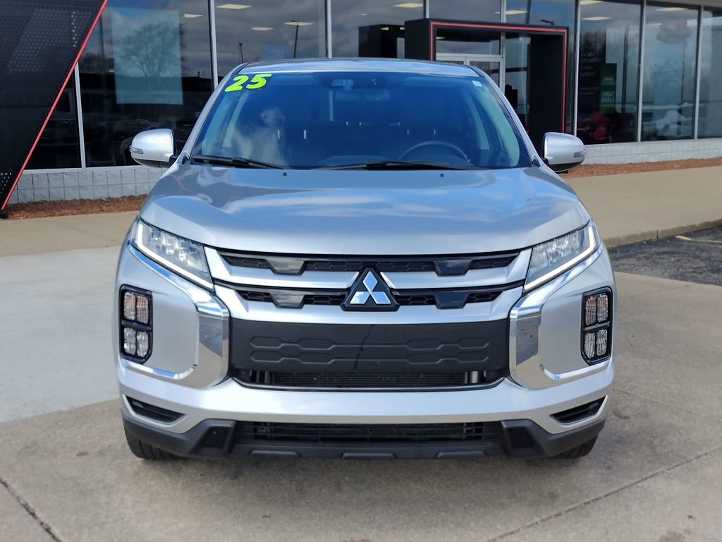 Used 2025 Mitsubishi Outlander Sport SE image 2