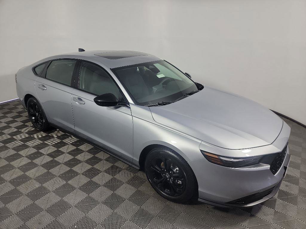 Used 2025 Honda Accord SE image 2