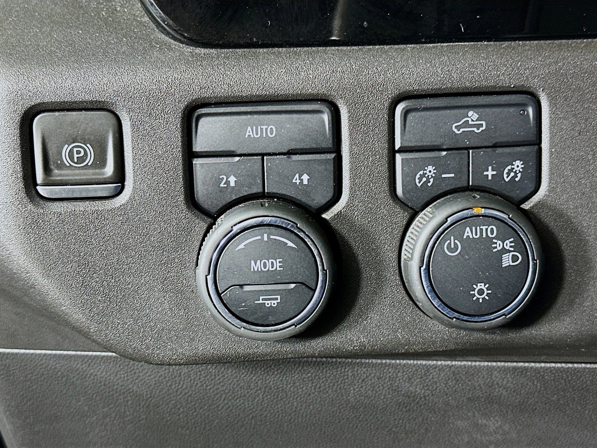 Used 2023 Chevrolet Silverado 1500 LT AWD/4WD image 17
