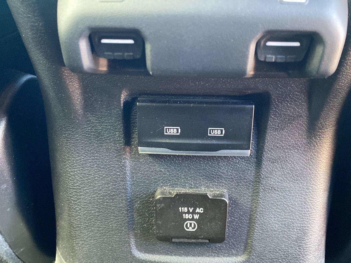 Used 2022 Jeep Wrangler Unlimited Sahara w/ Cold Weather Group AWD/4WD image 27