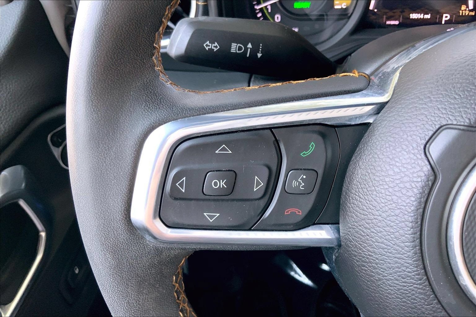 Certified 2024 Jeep Wrangler Unlimited Sahara w/ Technology Group AWD/4WD image 19