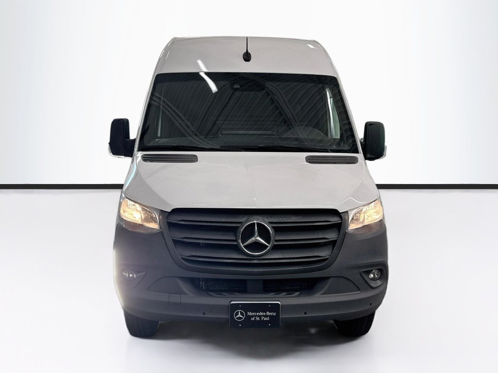 Used 2023 Mercedes-Benz Sprinter 4500 image 2