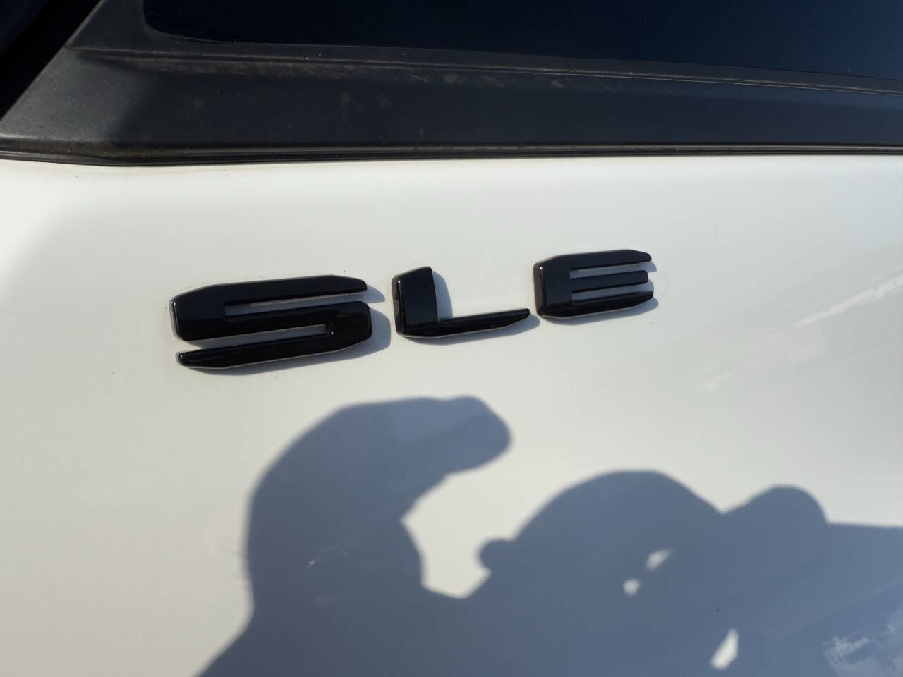 Used 2022 GMC Terrain SLE w/ Driver Convenience Package image 11