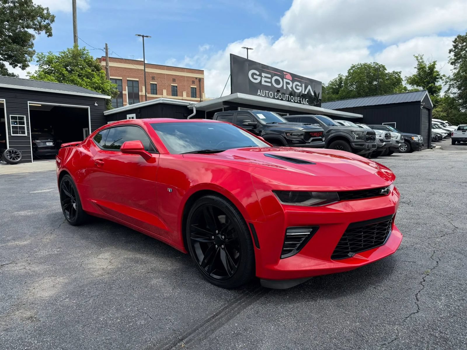 Used 2018 Chevrolet Camaro SS RWD image 4