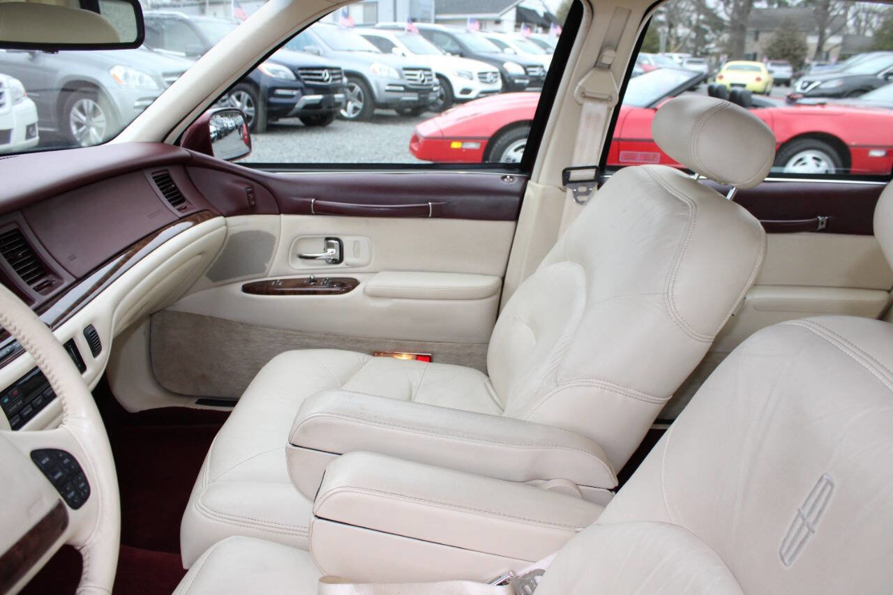 Used 1996 Lincoln Town Car Signature image 14
