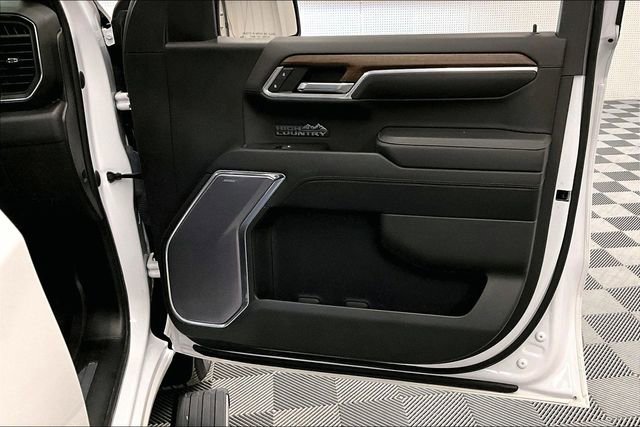 Used 2023 Chevrolet Silverado 1500 High Country w/ High Country Premium Package image 19