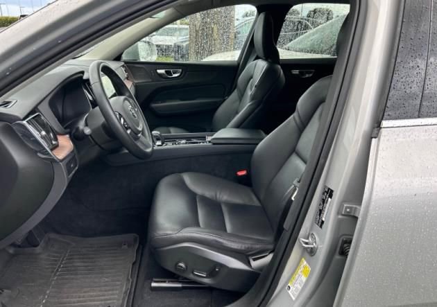 Certified 2023 Volvo XC60 B5 Plus w/ Protection Package Premier image 2