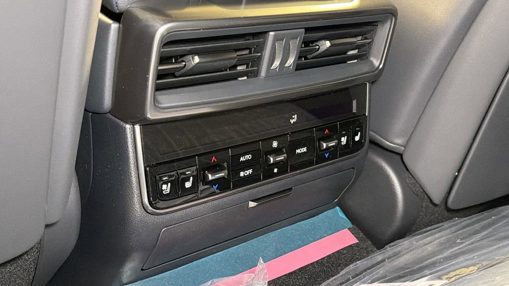 New 2026 Lexus LX 700h Luxury image 14