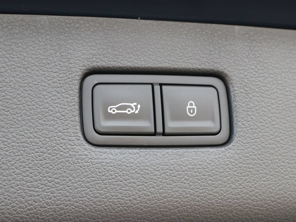 Used 2025 Genesis GV80 2.5T Standard AWD/4WD image 38
