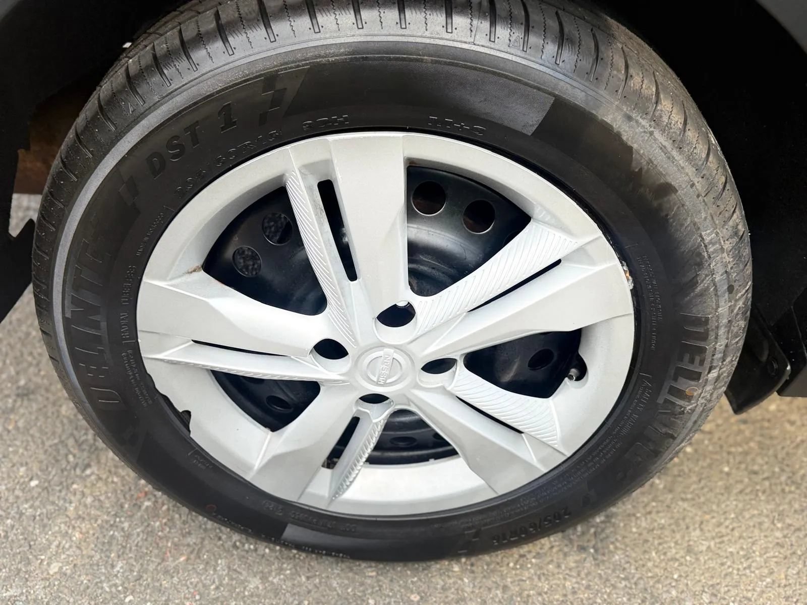 Used 2020 Nissan Kicks S FWD image 19