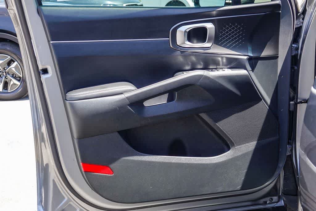 Certified 2025 Kia Sorento EX AWD/4WD image 19