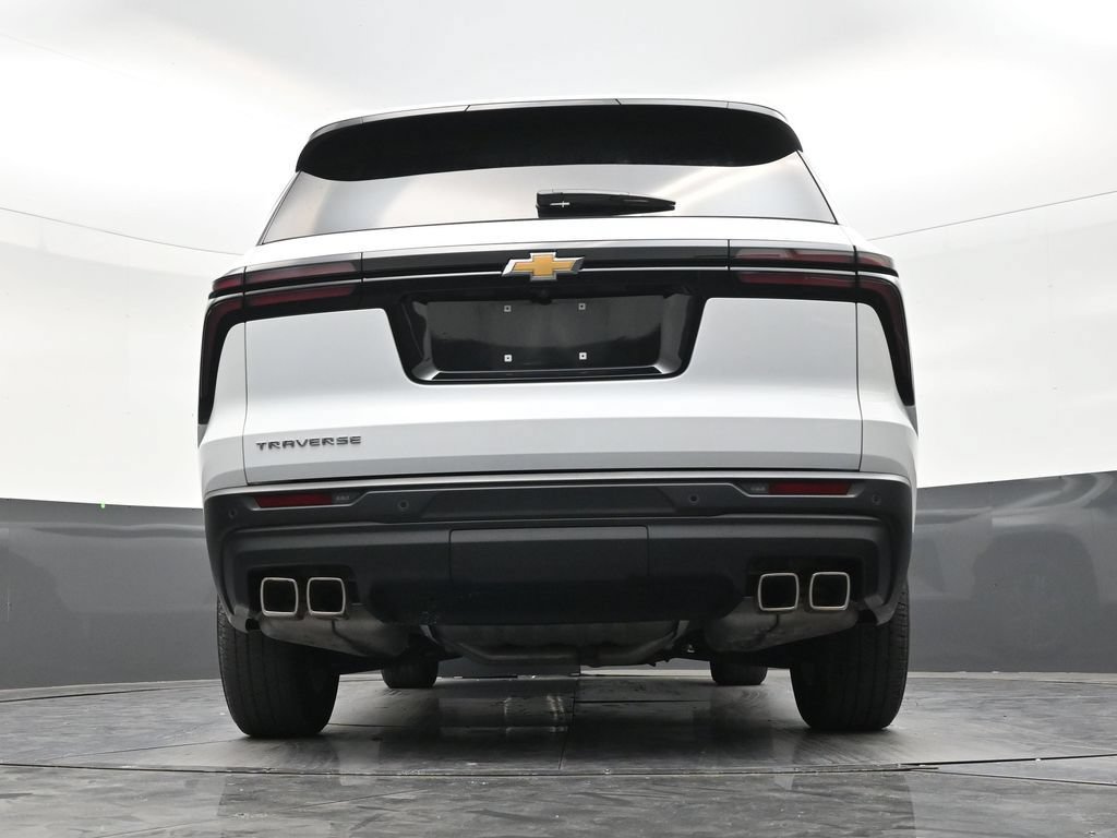 Used 2024 Chevrolet Traverse LS FWD image 23