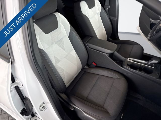 Used 2025 Chevrolet Trax LS image 31