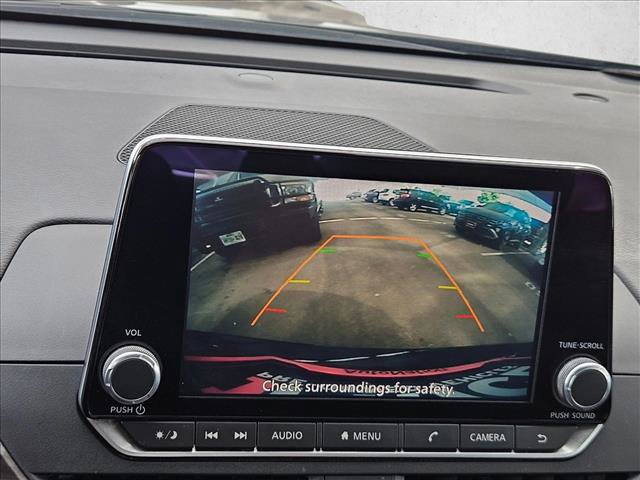 Used 2025 Nissan Altima 2.5 SV FWD image 12