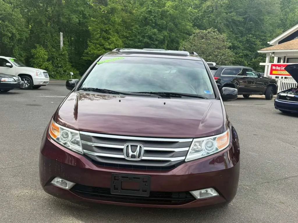 Used 2011 Honda Odyssey Touring Elite image 2