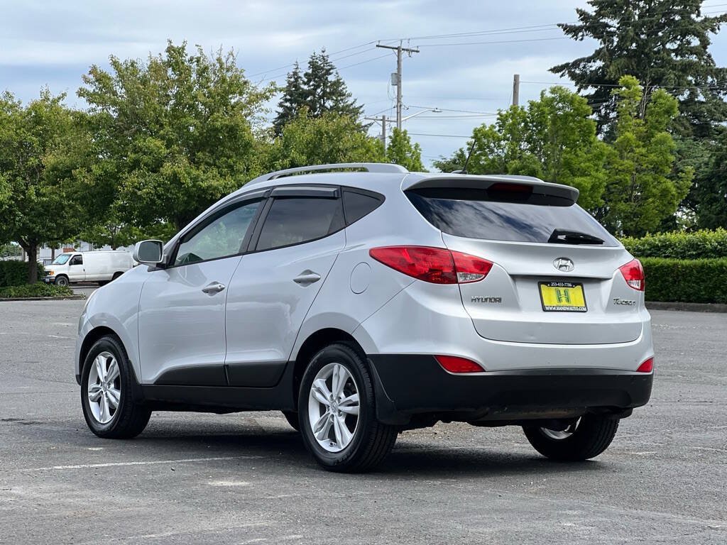 Used 2010 Hyundai Tucson GLS w/ Popular Equipment Pkg 2 FWD image 3