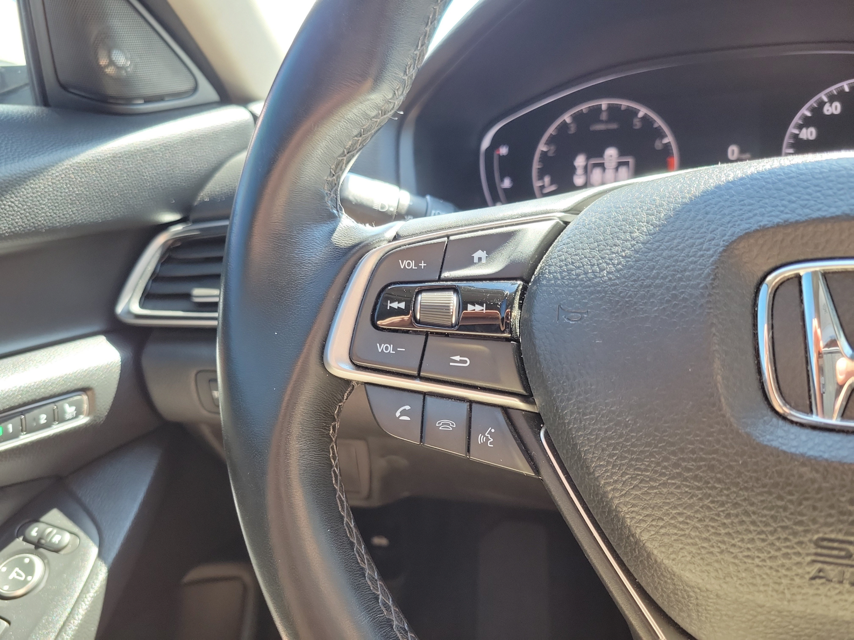 Used 2021 Honda Accord EX-L image 21
