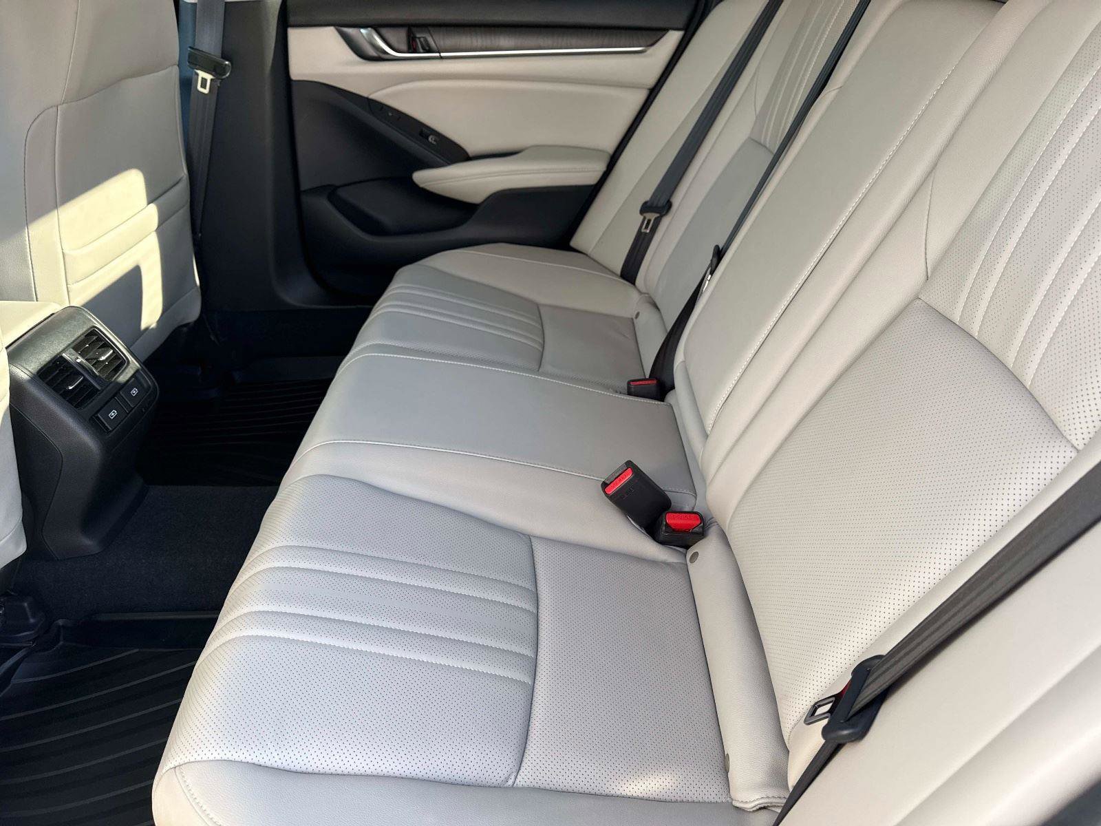 Used 2022 Honda Accord Touring image 13