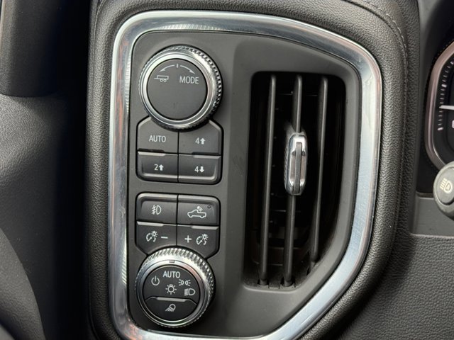 Used 2022 GMC Sierra 1500 Denali w/ Denali Premium Package AWD/4WD image 12