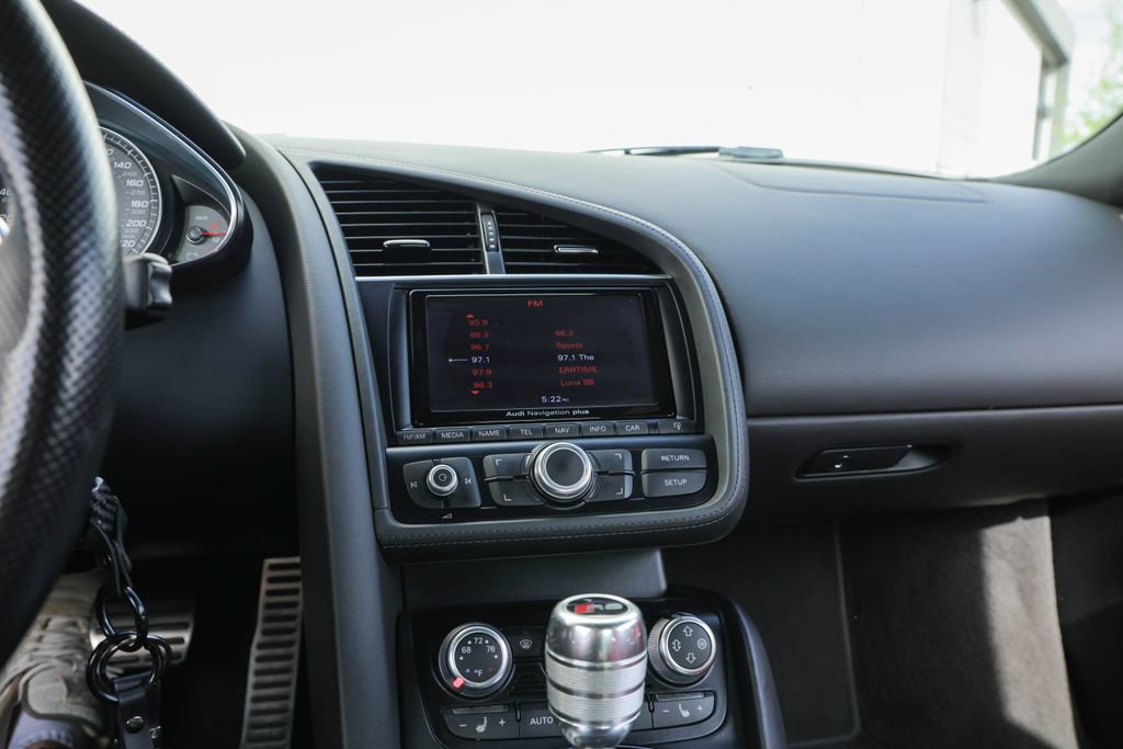 Used 2014 Audi R8 V8 w/ Enhanced Leather Package AWD/4WD image 9