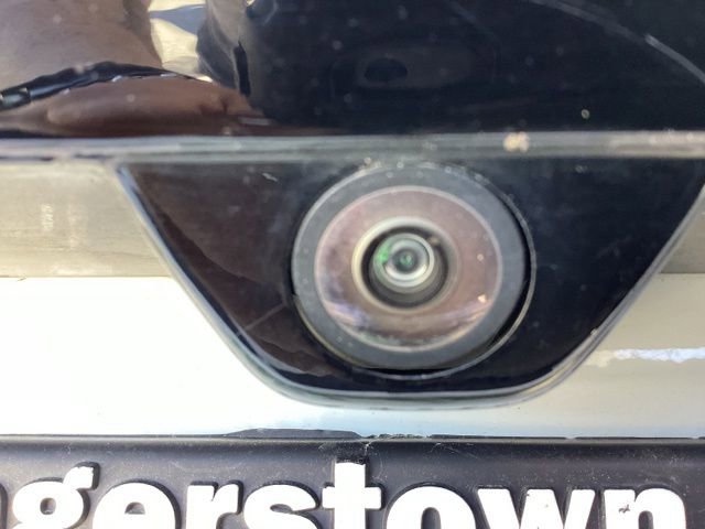 Used 2023 Chrysler Voyager LX image 9