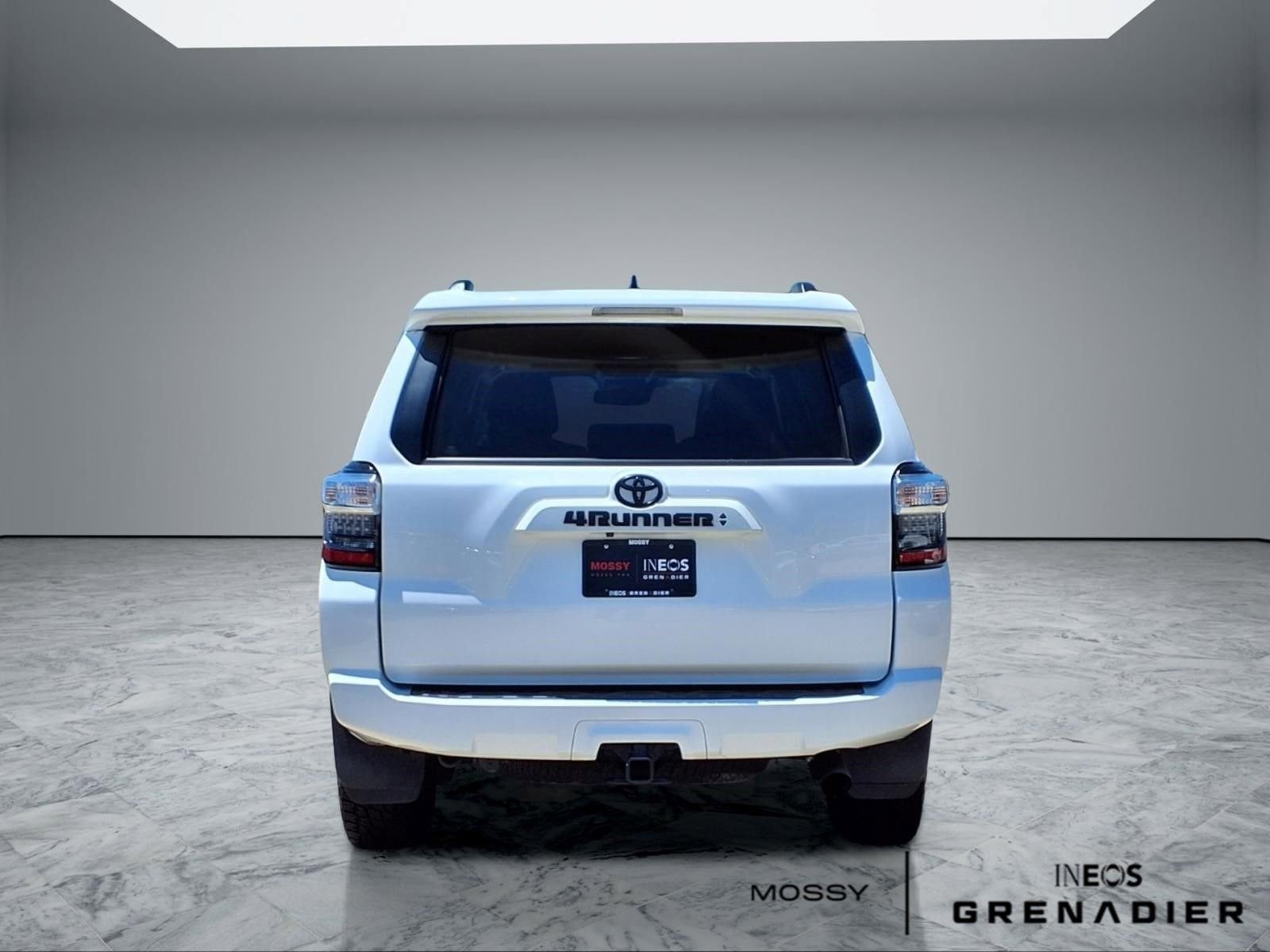 Used 2021 Toyota 4Runner SR5 Premium w/ Moonroof Package RWD image 6