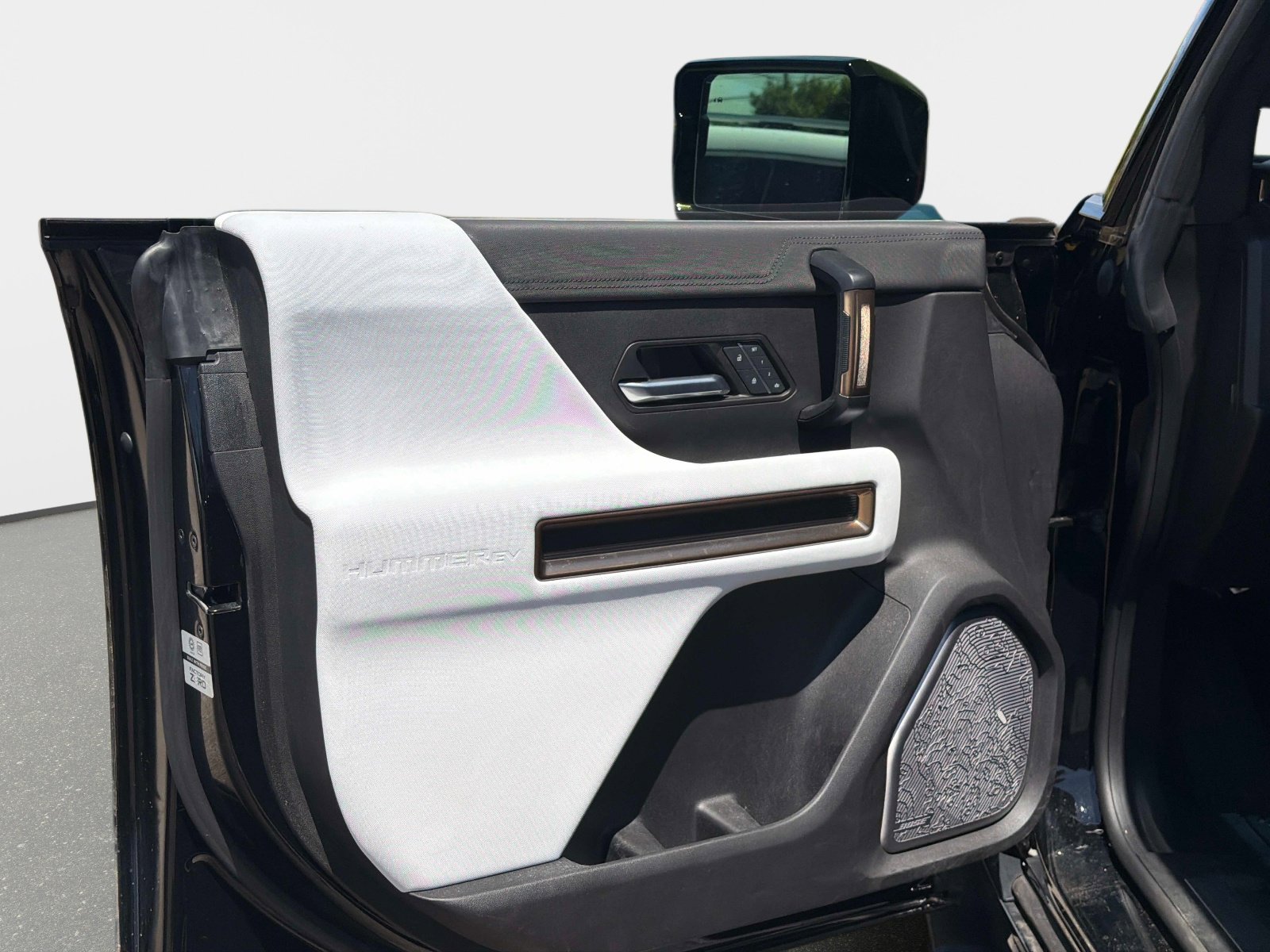 Used 2024 GMC Hummer EV 2X AWD/4WD image 18