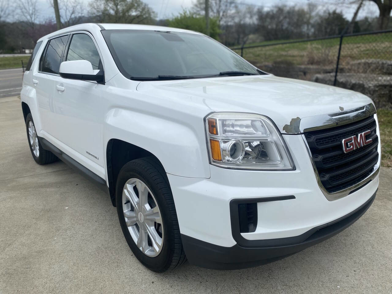 Used 2017 GMC Terrain SLE image 2